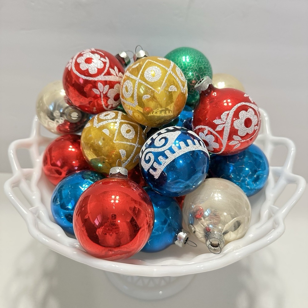 HOLLY 1960s Old Fashioned‎ Glass Christmas Tree Ornaments Balls Set Of 22 USA